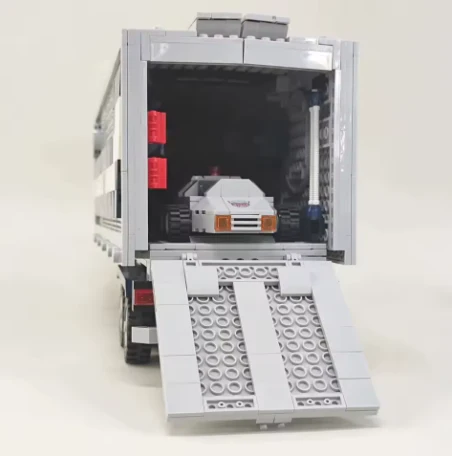 Transformable Truck U-Haul 4008